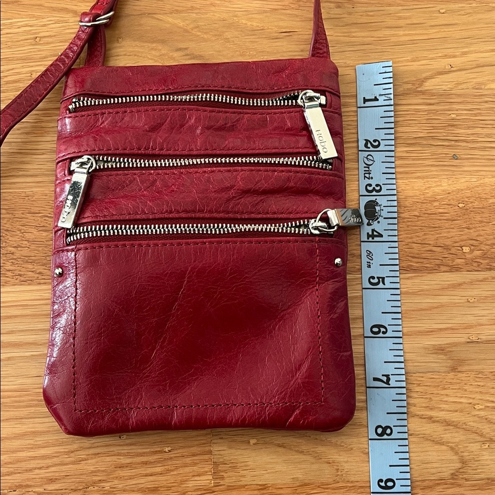 Hobo Burgundy Leather Crossbody Bag 3 Zippered Pockets - Picture 11 of 11
